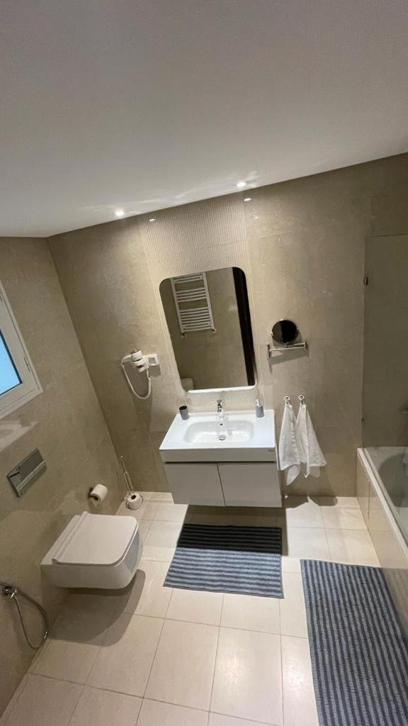Schoene, Ruhige Neuwertige 127Qm Ferienwohnung Sidi Daoud Exterior foto